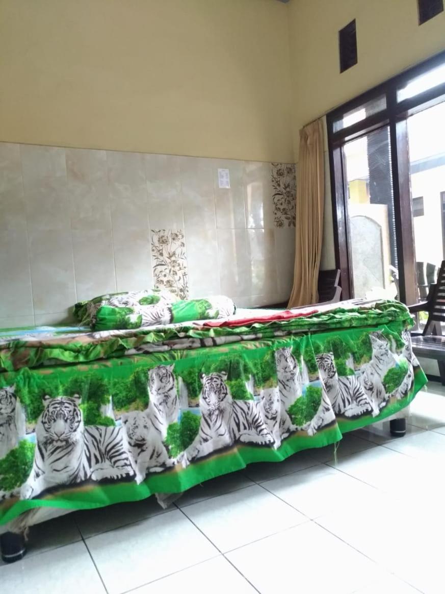 Hotel Tirto Malang Buitenkant foto