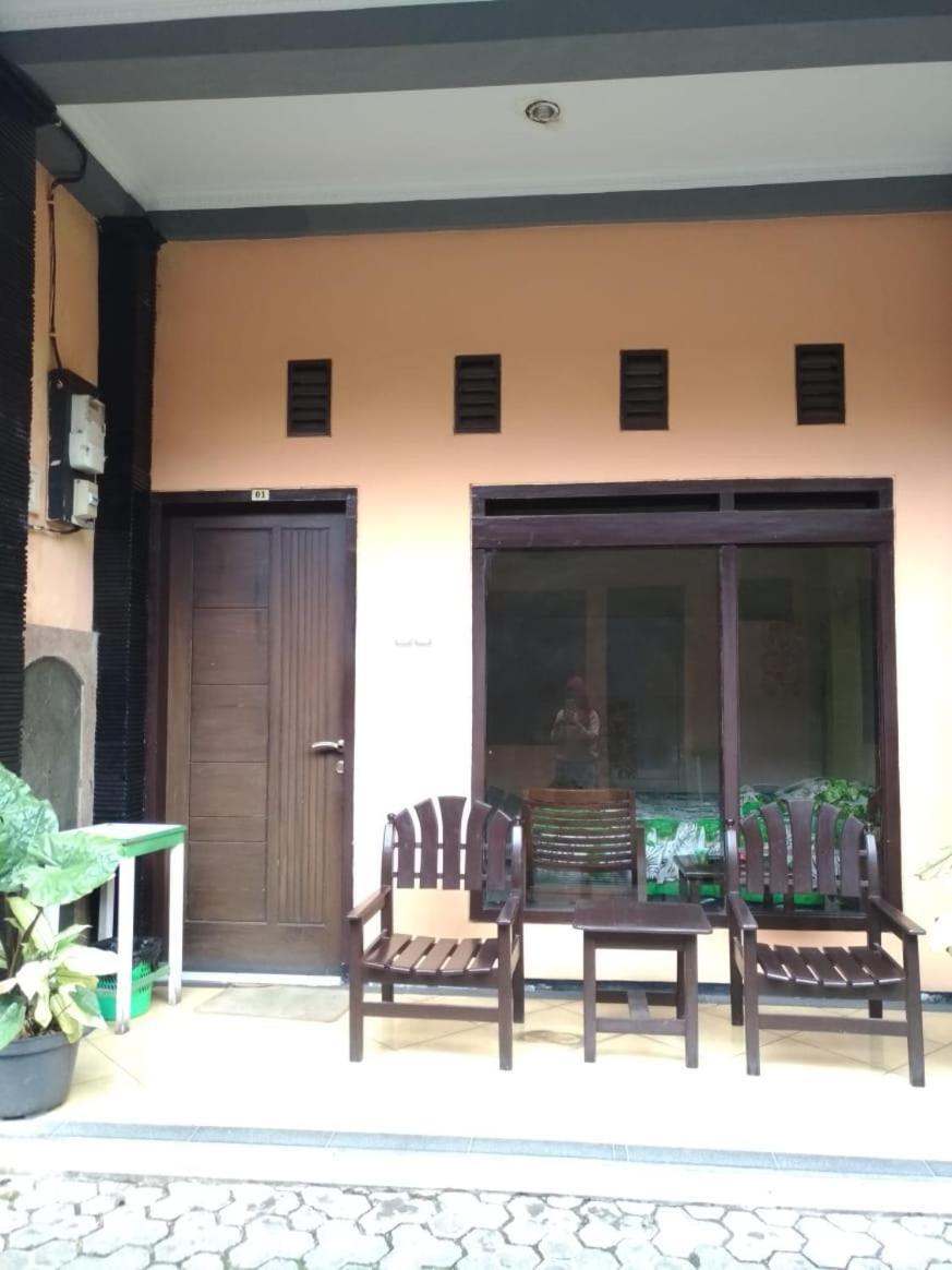 Hotel Tirto Malang Buitenkant foto